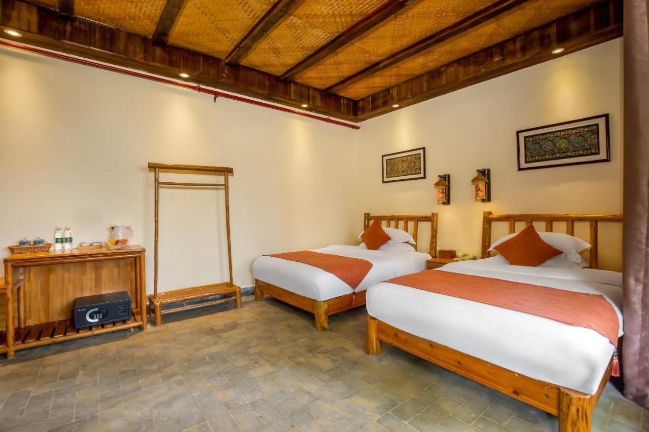 Yangshuo River Lodge Hotel-Free Pick Up From Yangshuo Area Over Three Nights Exterior photo